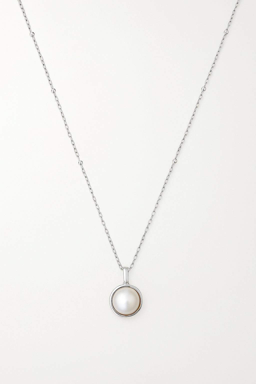 The Luna Pearl Pendant