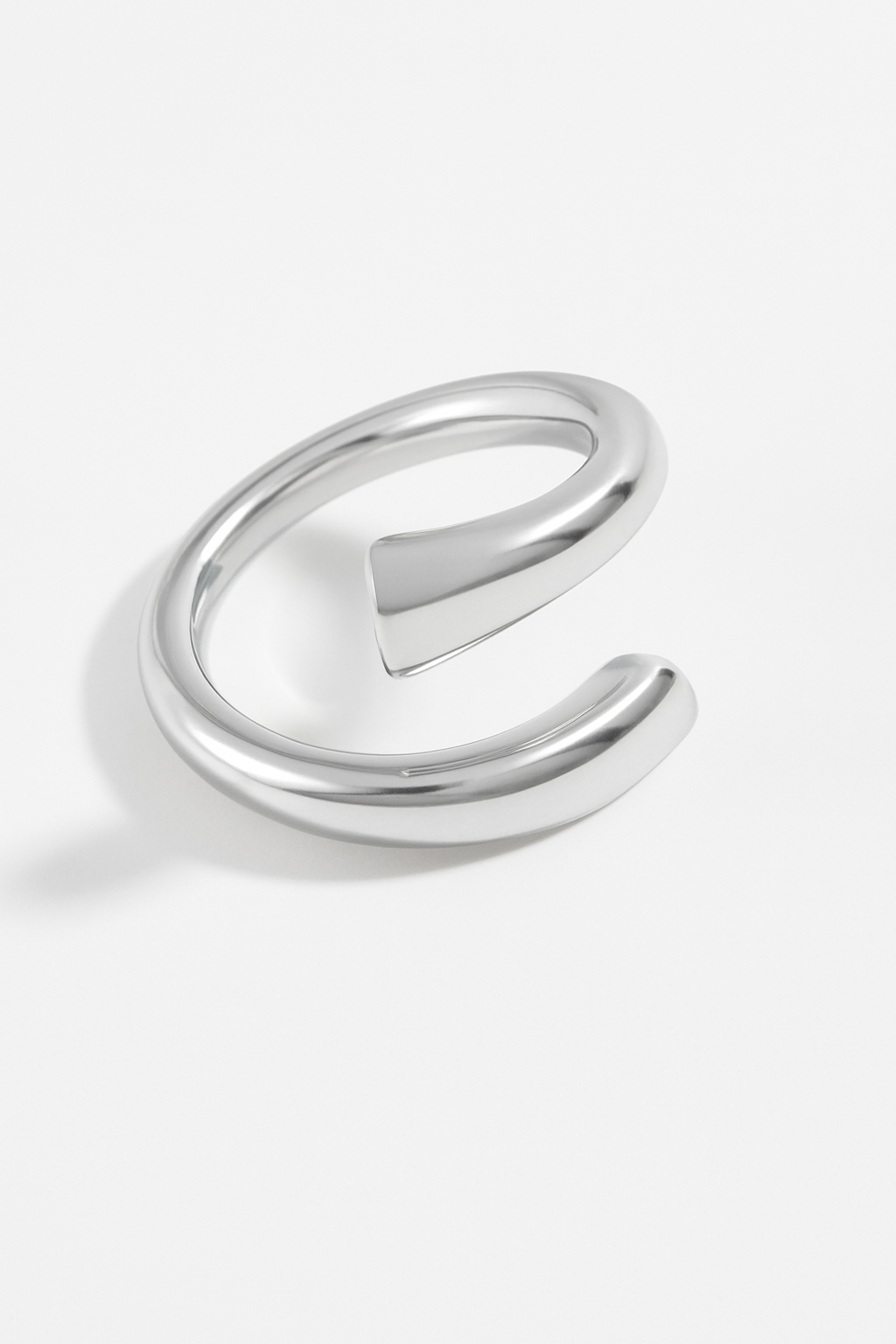 The Oro Curve Ring